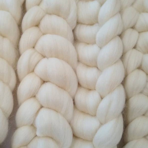 Undyed Falkland spinning fiber/roving/combed top natural white, bare, 4oz braid