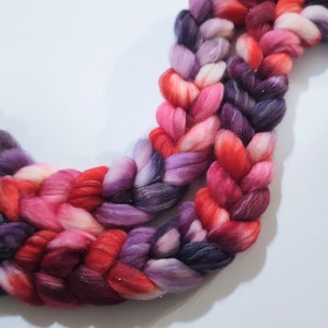 LOVE POTION 4oz braid of 84/16 Superwash Merino/gold stellina hand-dyed spinning fiber/roving/combed top