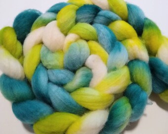SNOWDROPS 4oz braid of 100% bfl hand-dyed spinning fiber/roving/combed top
