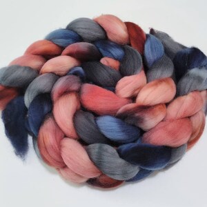 SOLSTICE SUNSET 4oz braid of Falkland hand-dyed spinning fiber/roving/combed top