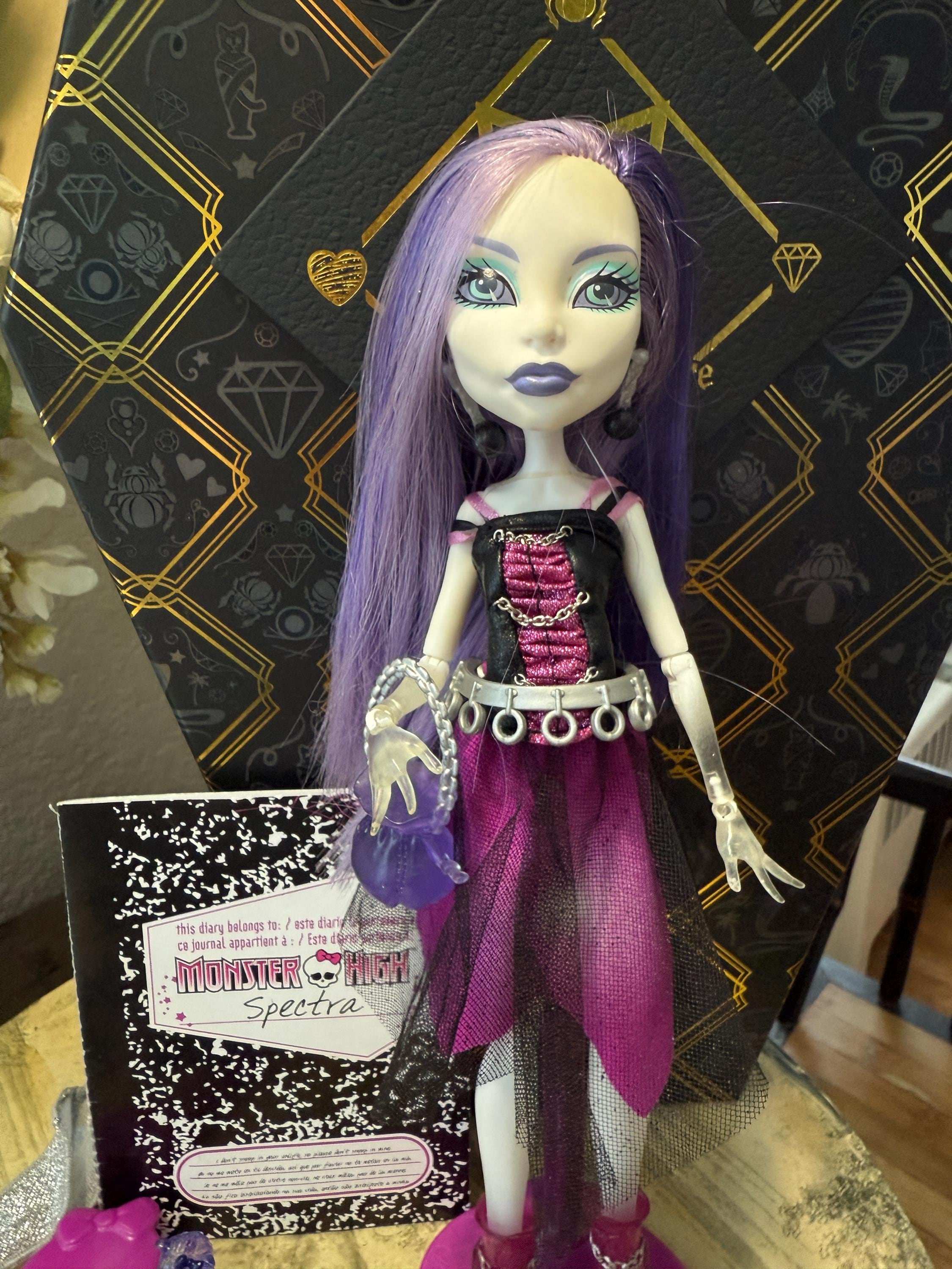 モンスターハイ( *´艸｀)スペクトラ Monster high doll,spectra - Etsy 日本