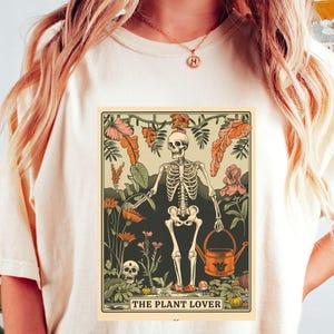 Camiseta con carta del tarot para amantes de las plantas, camiseta de mamá de plantas, ropa de bruja de plantas, camiseta de esqueleto sarcástico, camiseta de bruja botánica, regalo de jardinería