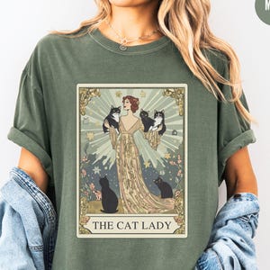 Camiseta con la carta del tarot de la señora gata Comfort Colors®, camiseta para amantes de los gatos, camiseta de la señora gata bruja, regalo para mamá gata, regalo divertido para el Día de la Madre de la mamá gata