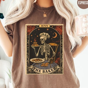 Gepersonaliseerd bakcadeau, skelet tarotshirt voor bakker, grappig shirt voor koekjes bakken, cadeaus chef-kok Halloween, aangepaste T-shirt brood maken