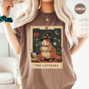 Capybara Tarot Karte T-Shirt, Halloween Vintage Capybara Shirt, Capybara Kleidung, niedliches Herbst-T-Shirt, Capybara Liebhaber Geschenk, Capybara Retro Shirt