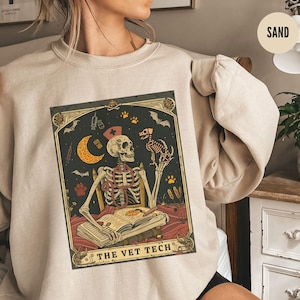Camicia di medicina veterinaria, felpa veterinaria con tarocchi scheletrici, regalo per il personale veterinario, girocollo della settimana della tecnologia veterinaria, maglione per infermiera veterinaria, regalo per studenti laureati ADR