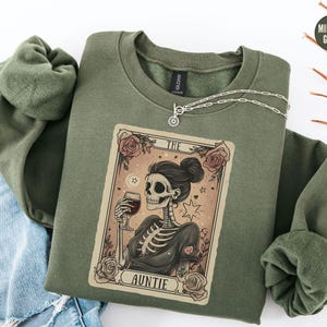 Sweat-shirt carte de tarot la tante, chemise squelette pour femme, col rond tante amateur de vin, cadeau tante pour la fête des mères, pull révélateur de grossesse à soeur