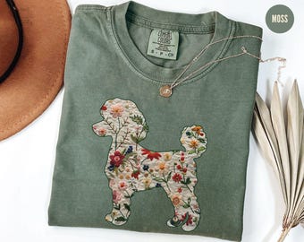 Camiseta con colores cómodos para mamá caniche, camiseta floral para caniche toy, regalo para mamá canina, camiseta linda para mamá canina, camiseta con flores silvestres para el Día de la Madre canina amante de los caniches