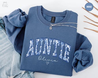 Toile De Jouy Custom Auntie Sweatshirt,Floral Aunt Crewneck,Pregnancy Announcement,New Aunt Gift,Mothers Day Gift,Personalized Aunt Birthday