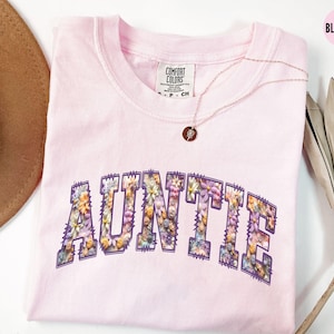 Custom Auntie Comfort Colors® Shirt, Floral Auntie T-shirt, Cool Aunt Club,Pregnancy Announcement for Sister Personalized Aunt Birthday Gift