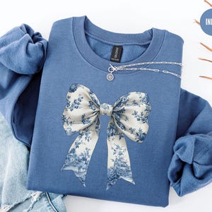 Coquette Bow Sweatshirt,Toile De Jouy  Blue Ribbon Sweatshirt, Girly Aesthetic Crewneck, Cute Coquette Bow Shirt, Toile Blue Bow Sweater