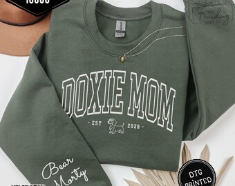 Personalisierter Dackel-Pullover mit Hundenamen auf dem Ärmel – das perfekte Geschenk für Dackel-Mamas!