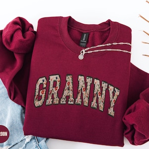 Sudadera con estampado floral para abuela, camiseta personalizada para abuela, jersey de cuello redondo para abuela, suéter navideño personalizado para abuela, regalo para la abuela