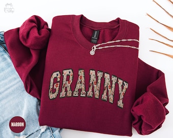 Custom Floral Granny Sweatshirt, Grandma Shirt, Granny Crewneck, Personalized Granny Christmas Sweater For Mimi, Gift For Grammy