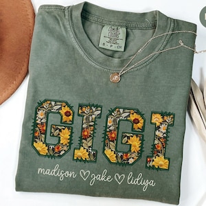 Kundenspezifisches Gigi-T-Shirt, Blumensonnenblumen-Gigi-Hemd, personalisierte Komfortfarben Gigi-Hemd, Geburtstagsgeschenk für Großmutter, bester Gigi überhaupt, Muttertag