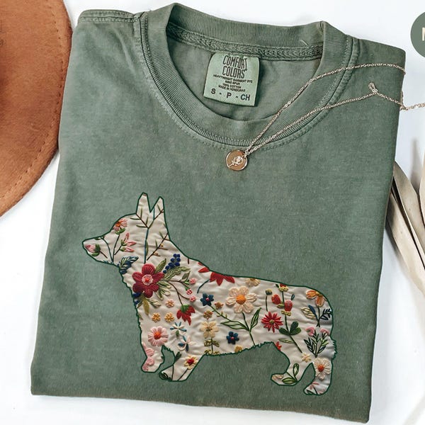 Comfort Colors Corgi Tshirt, Wildflowers Corgi Tee, Cottage Core Corgi Mama Shirt,Floral Corgi Lover Gift, Dog Mom Gifts