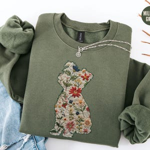 Yorkie Sweatshirt, Yorkie Mama Rundhalsausschnitt, süßer Yorkie Mom Pullover, Wildblumen Hund Mama Geschenk, Hund Muttertag Shirt