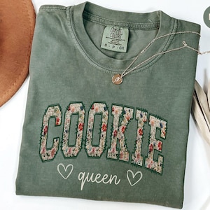 Comfort Colors Cookie Baking Shirt, Cooking Gifts, Baker Tee, Chef Tshirt, Christmas Cookie Queen, Comfort Colors Floral Baking Crew T-shirt