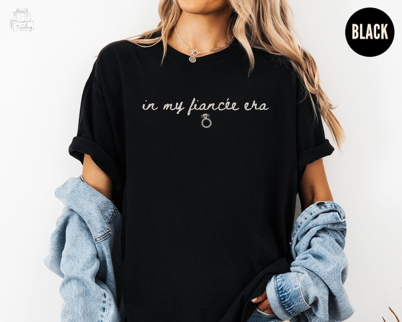 Comfort Colors® I min fästmö-era-t-shirt, förlovningströja, framtida fru-tröja, förlovningspresent, brudtröja för brud, möhippa-tröja Black