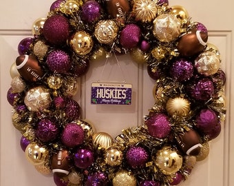 Washington Huskies Football Door Wreath (choose your centerpiece)
