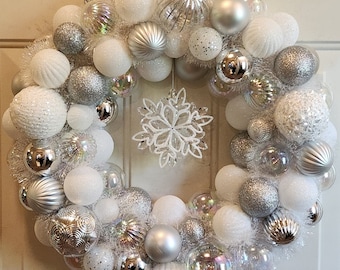 White Snowflake Wreath