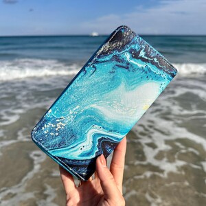 Monedero grande Blue Marble con ranuras para tarjetas y monedas