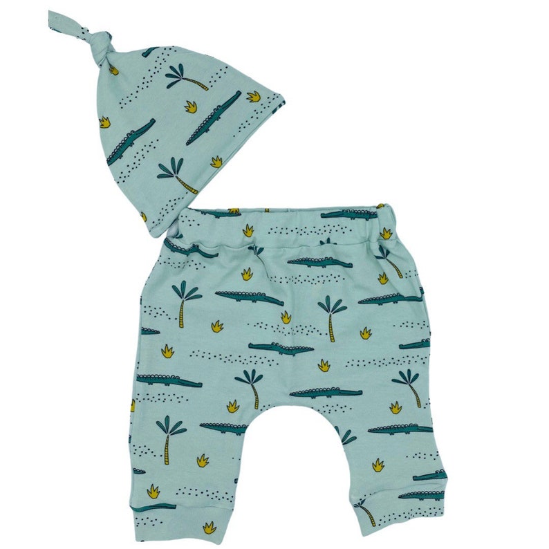 unisex Set pants and knot hat baby with crocodile,harem pants,size 56-74