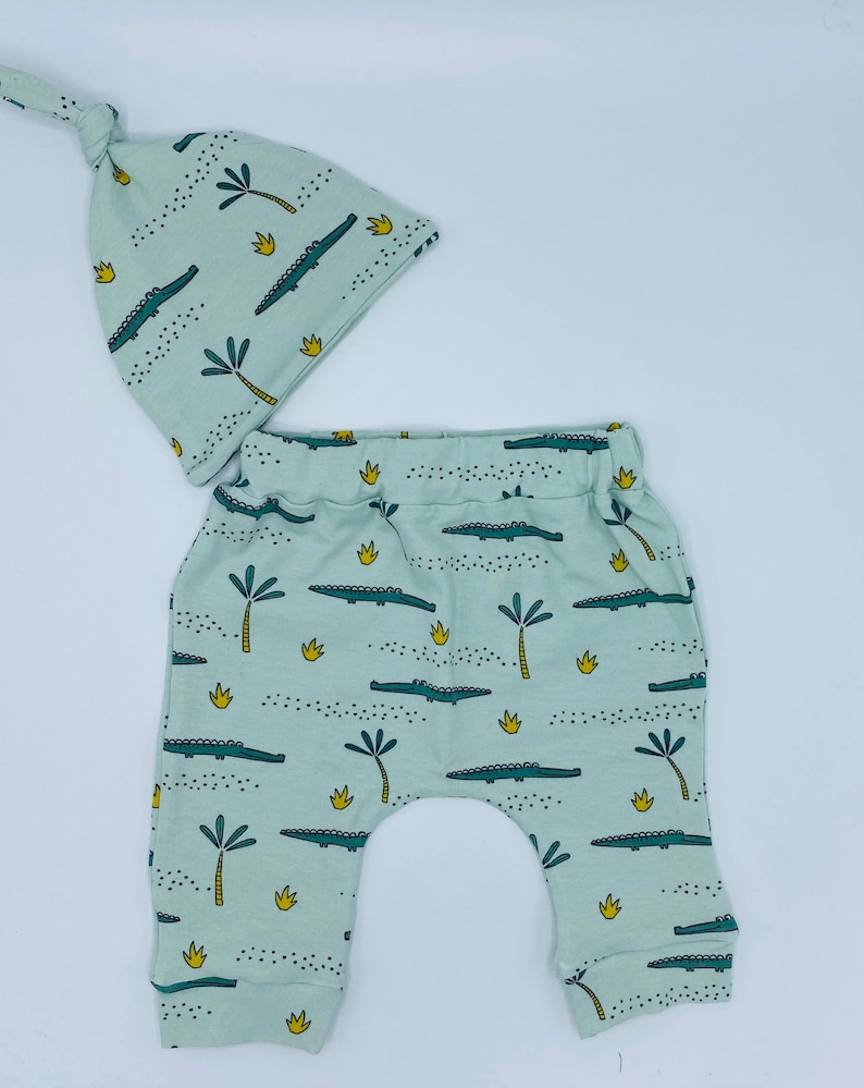 unisex Set pants and knot hat baby with crocodile,harem pants,size 56-74