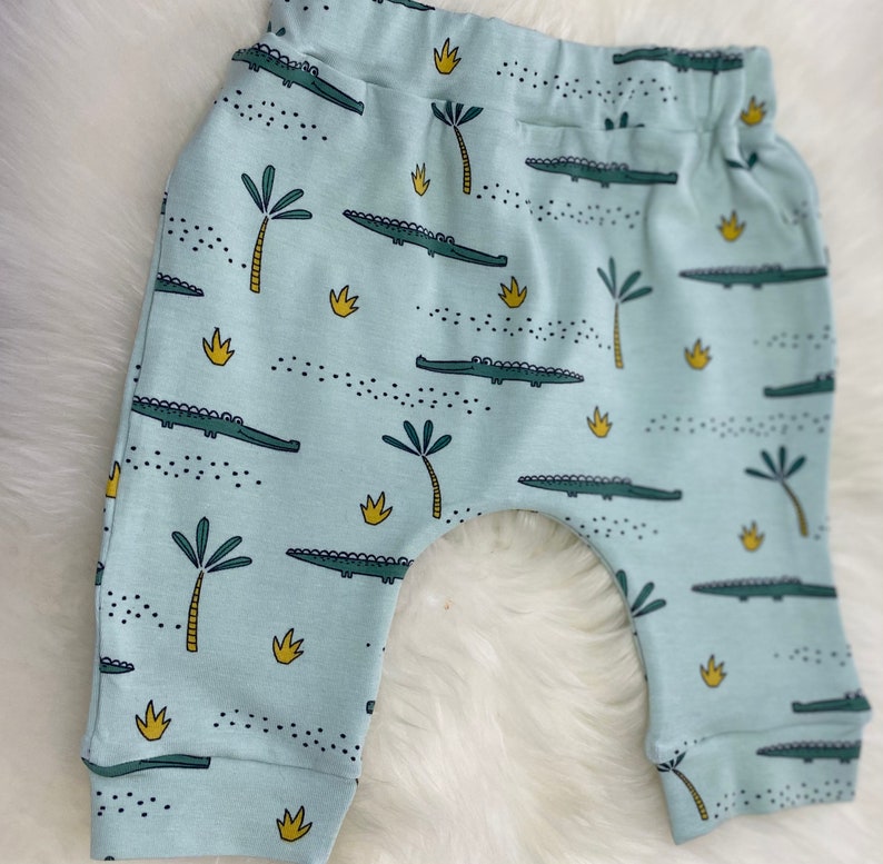 unisex Set pants and knot hat baby with crocodile,harem pants,size 56-74