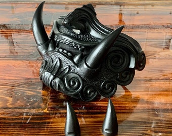 Máscara de samurái Oni Menpo - Armadura de media cara de monstruo negro japonés - Máscara de resina hecha a mano con 2 juegos de dientes - Accesorio de cosplay de shinobi - Menpo