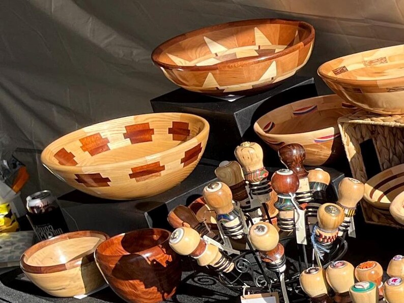 Southwest Aztec Wood Bowl: Segmented Ash, Birch, Maple, Mahogany, 9.5 or 10 inch diameter Bild 4