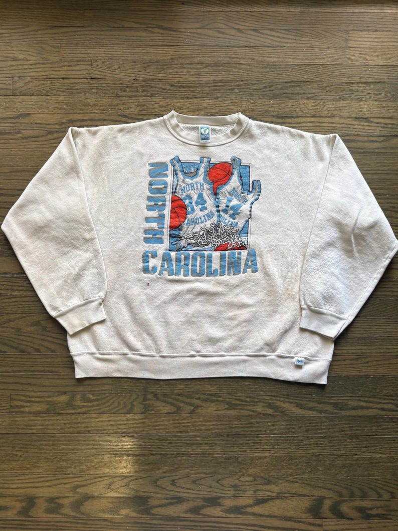 Bluza z okrągłym dekoltem z nadrukiem Vintage University North Carolina Tarheels UNC Basketball Collegiate Varsity z nadrukiem, USA, z lat 90. zdjęcie 1
