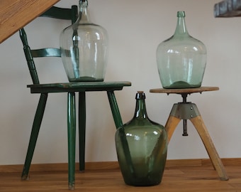 Vintage Weinballon, Gärballon, großer Glasballon, Vase, Bodenvase, Demijohn, interior, Landhaus, Wohnzimmer, Innen- und Außendekoration