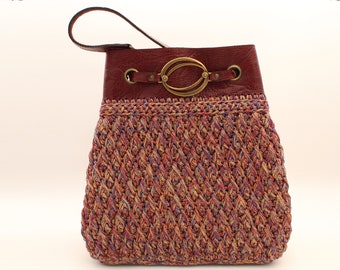 Mochila de ganchillo, bolso de piel burdeos, bolso bohemio