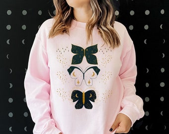 Butterfly Cottagecore Sweatshirt Butterflies Cottagecore Crewneck shirts Aesthetic Pullover Sweaters for women Mystical Graphic Clothing