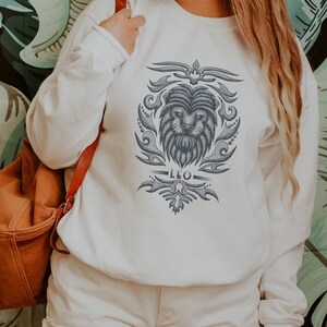 Leo Sweatshirt Vintage Zodiac Astrology Crewneck Shirts for men women Zodiac Sign Horoscope Gifts Retro Leo Birthday Sweater