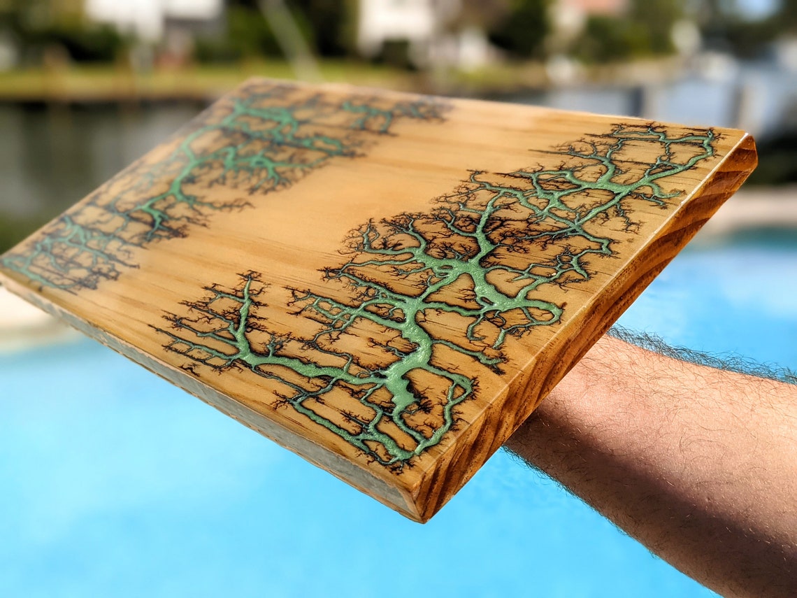 CUSTOM Burned M Sushi Board Feat. Seafoam Grüne Äste | Etsy