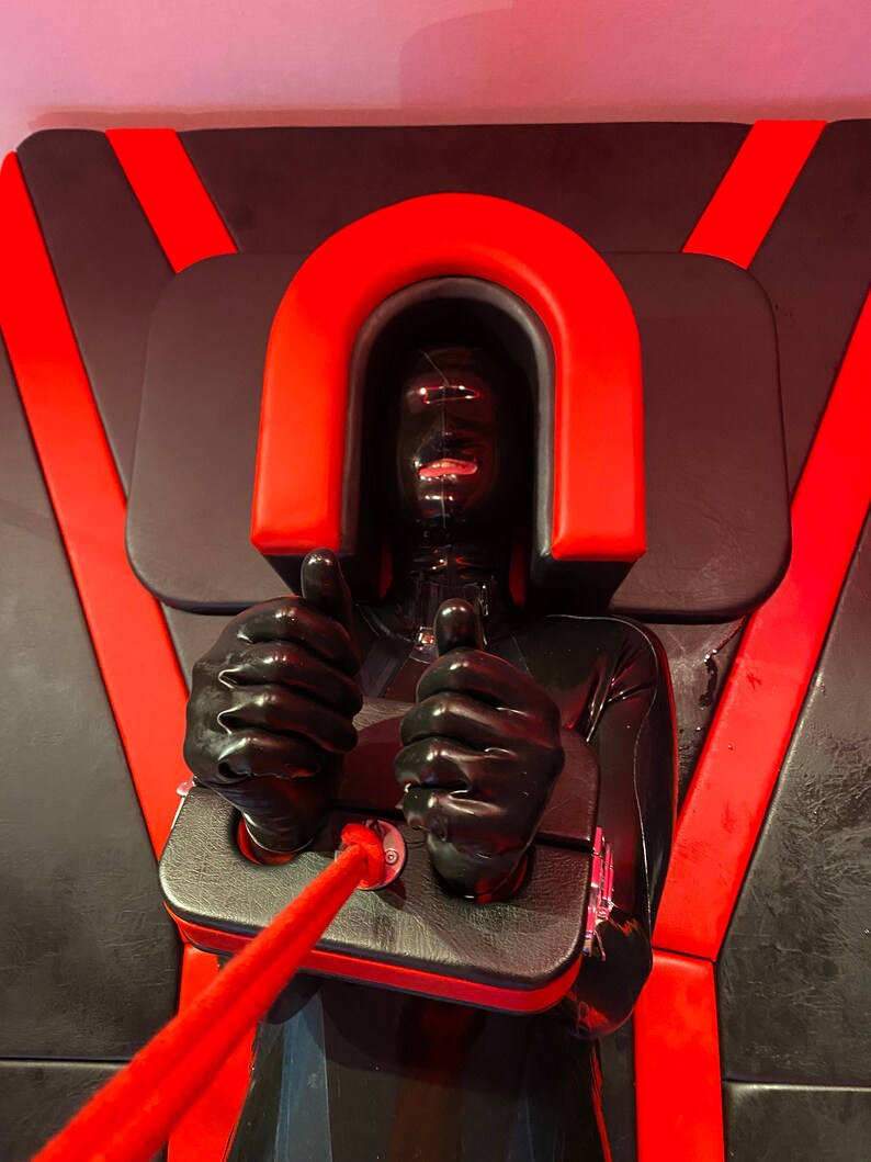 Queening chair in use