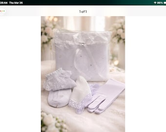Acessórios para a Primeira Comunhão: bolsa para dinheiro feita à mão, meias, lenços e luvas.