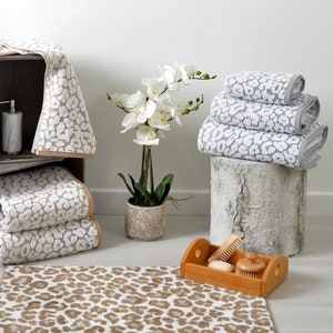 Allure Luxury Jacquard Leopard Print Bath Towels 100% Cotton Stylish Textured Towels Patterned Bathroom Accessories Leopard Decor image 2