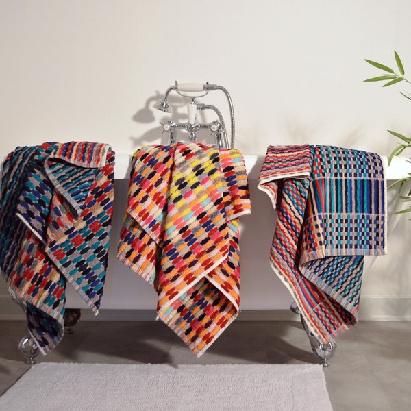 Mehrfarbige Handtücher aus recycelter Baumwolle, 70 x 140 cm – strukturierte Popcorn-Badetücher, nachhaltig, farbenfroh, leicht, pflegeleicht und schnell trocknend