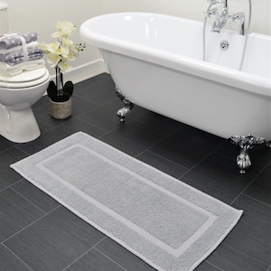 Buy Wholesale China Rubber Bath Tub Mats Non-slip Bathroom Toilet Shower  Mats Bath Hotel Household Plastic Bath Mat & Household Plastic Bath Mat at  USD 1.2