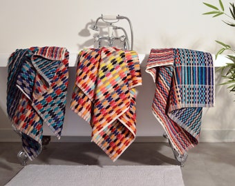 Mehrfarbige Handtücher aus recycelter Baumwolle, 70 x 140 cm – strukturierte Popcorn-Badetücher, nachhaltig, farbenfroh, leicht, pflegeleicht und schnell trocknend