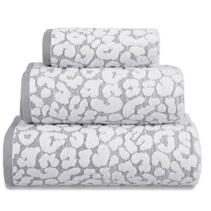 Allure Luxury Jacquard Leopard Print Bath Towels 100% Cotton Stylish Textured Towels Patterned Bathroom Accessories Leopard Decor Grey/White