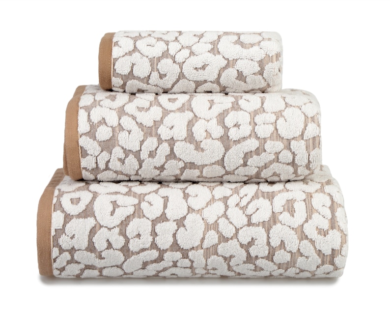 Allure Luxury Jacquard Leopard Print Bath Towels 100% Cotton Stylish Textured Towels Patterned Bathroom Accessories Leopard Decor Beige/Cream