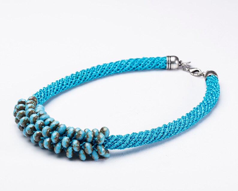 Turquoise crochet beaded necklace for woman