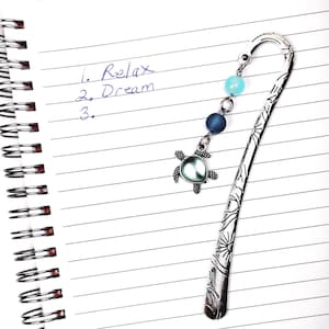 Sea Turtle Charm Bookmark – Aqua and Blue Glass Beads – Silver Tone Sunshine Pattern