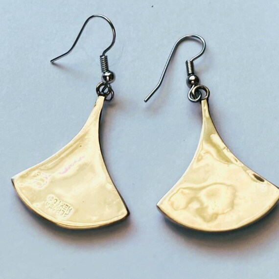 Curved triangle handcrafted with abalone and set … - image 2