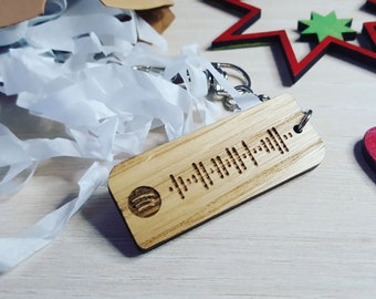 Spotify keychain, Code Spotify, Keychain music, Custom keyring, Wooden gifts. Couple or Valentine's gift, musical gift