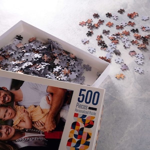 Personalized Photo Puzzle Family Gift 500 Pieces Puzzle with Box in Hand